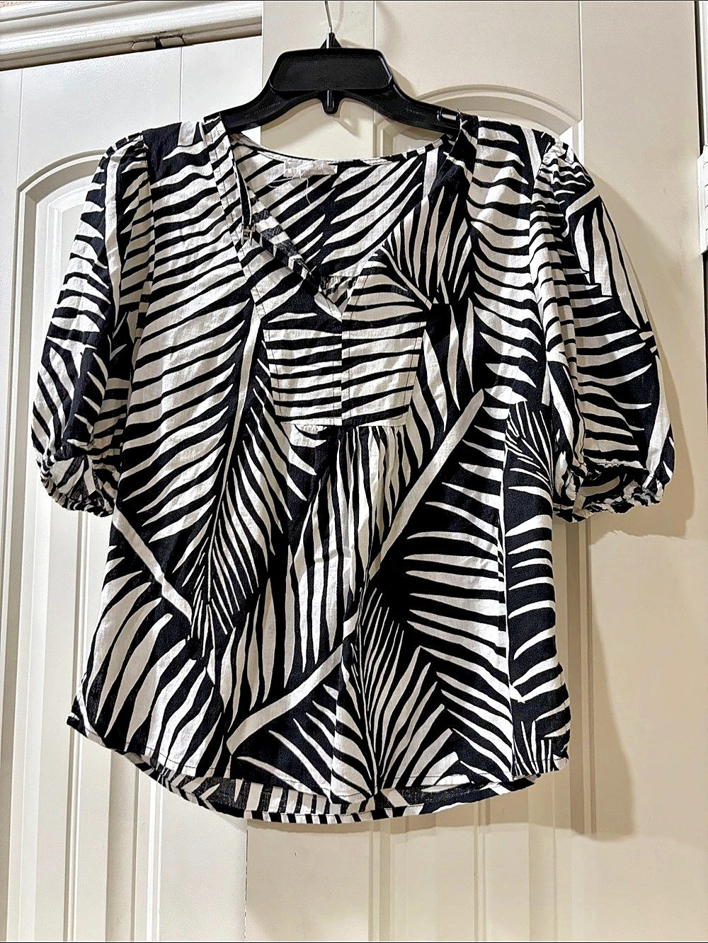 Panama Jack Zebra Print Puff Sleeve Blouse in Black & White Like New